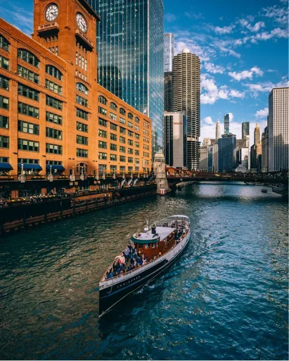 Chicago Line Cruises on the Chicago River